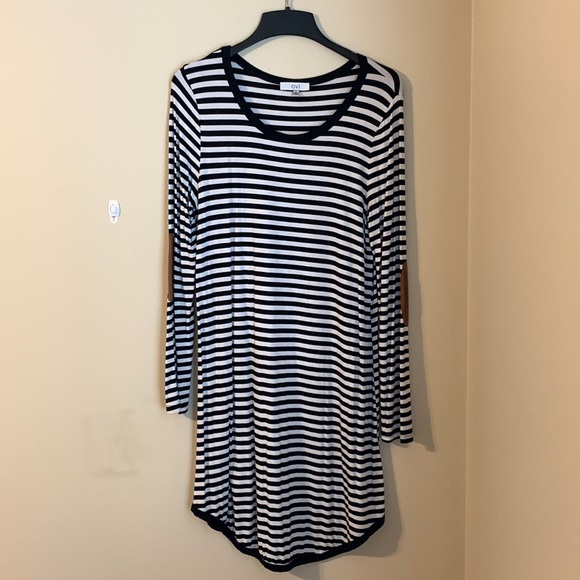Ovi Dresses & Skirts - Black and White Ovi dress